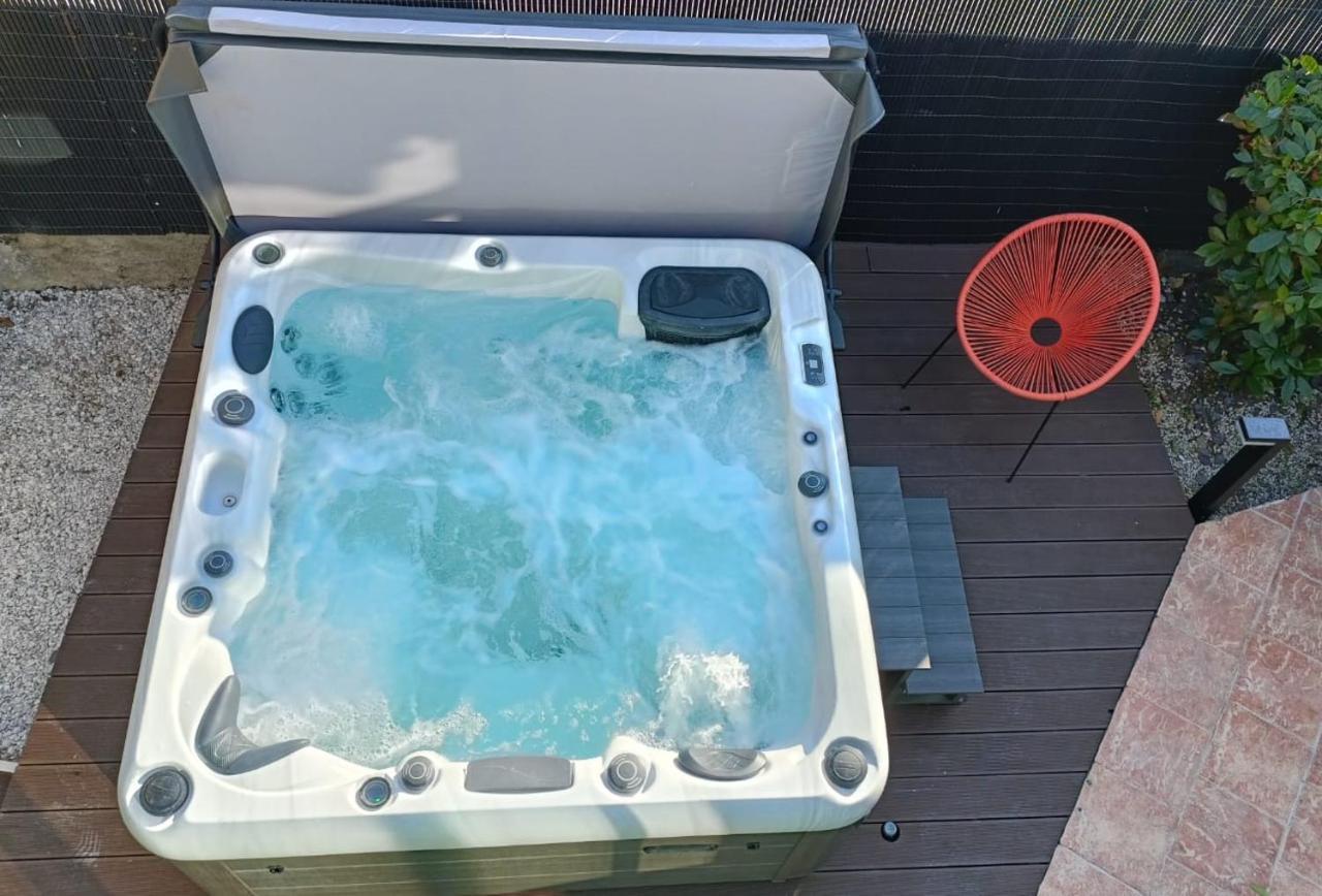 Holiday home Le Logis Du Marquis Jacuzzi Billard